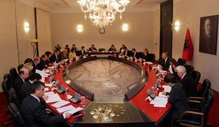 Buxheti 2016, 800 mije dollare per automjete te reja